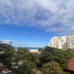 Rua Bolivar, nº 154, Copacabana - Pertinho da Praia mais famosa do mundo - Excelente Custo benefício para Finais de semana, feriados, Réveillon 2022, Carnaval 2023