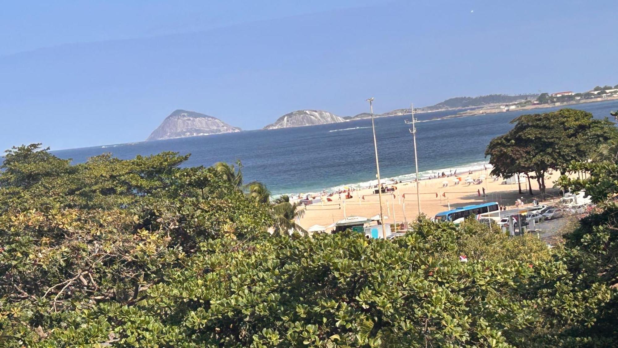 Rua Bolivar, nº 154, Copacabana - Pertinho da Praia mais famosa do mundo - Excelente Custo benefício para Finais de semana, feriados, Réveillon 2022, Carnaval 2023 * Rio de Janeiro